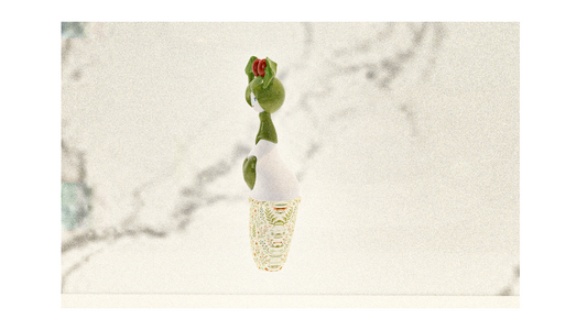 Denise designer toy profil - Détail couronne florale et silhouette art doll nature, pièce de collection contemporaine made in France"